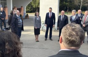 photo_5404434667018067426_y